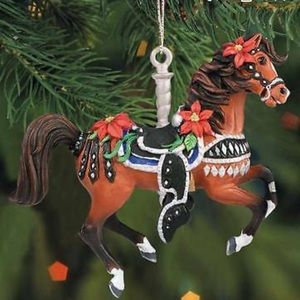 2005 Breyer Prancing Parade Christmas Horse